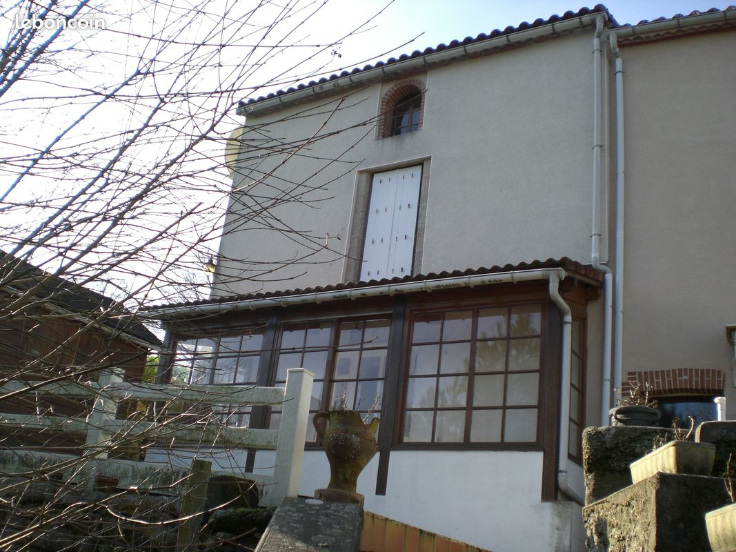 Mallievre, maison en pierre a rénover 2ch, cour, garage et p